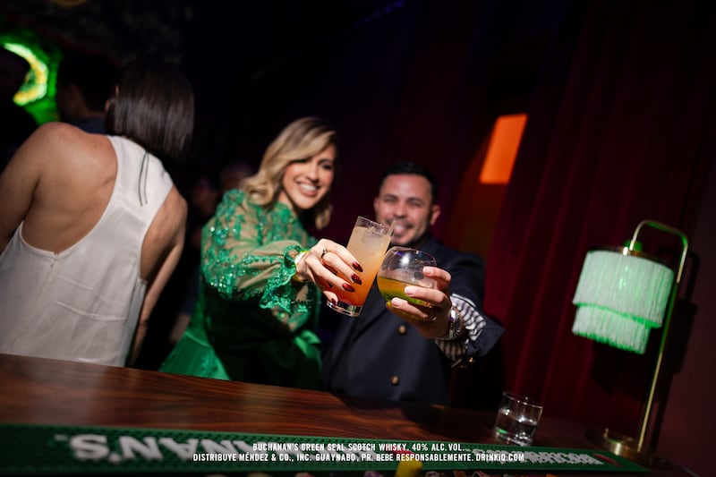 La nueva propuesta incorpora un single malt de Glen Elgin y fue presentada durante una experiencia que combinó música, cultura y celebración en el Viejo San Juan.