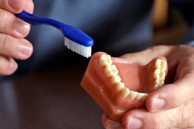 La menopausia puede ocasionar problemas dentales