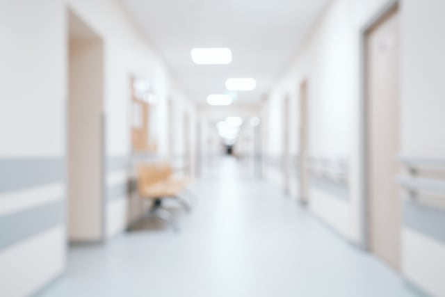 Presentan medida para que hospitales divulguen el costo de sus servicios en la isla