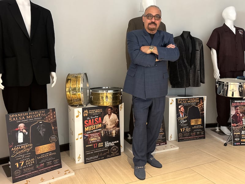 El presidente del Museo de la Salsa en la ciudad de Nueva York, Johnny Krueger, posa durante una entrevista con EFE en San Juan (Puerto Rico). EFE/Esther Alaejos