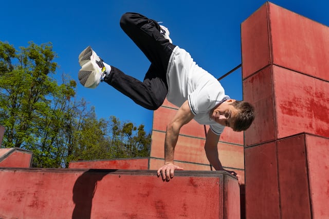 Parkour: la disciplina que convierte la ciudad en un espacio de movimiento