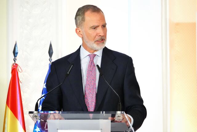 Felipe VI llama a líderes de países afectados por el conflicto en Irán