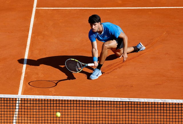 Carlos Alcaraz se impone a Etcheverry y avanza a cuartos en Montecarlo