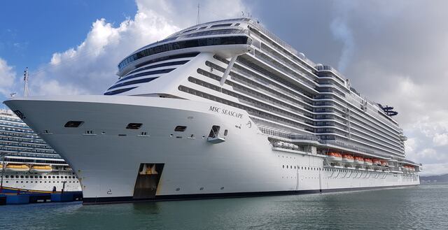 Buscan a tripulante que cayó al agua desde crucero cerca de Puerto Rico