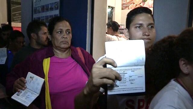 Perú comienza a exigir pasaporte a los venezolanos que llegan a su frontera
