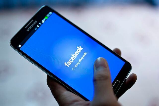 Facebook gana millones en publicidad