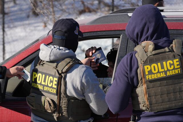 Alcalde de Chicago autoriza investigar y procesar actuaciones de agentes federales de inmigración