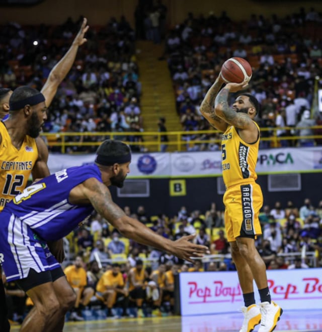 Capitanes defienden su cancha y su honor ante los rivales Vaqueros de Bayamón