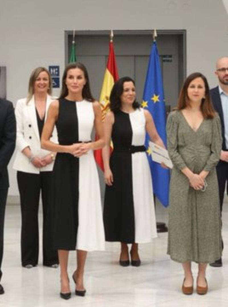 El vestido cuesta 50 euros en Mango
