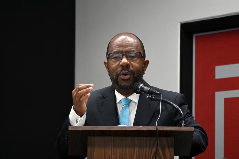 El ex secretario del Dept. del Trabajo, Victor Rivera Hernández.  Conversatorio, Crisis, Poder y Legitimidad en Venezuela. Realizado por la Asociación de Adm. Pública. UPR Rio Piedras Metro PR 26 de enero de 2026