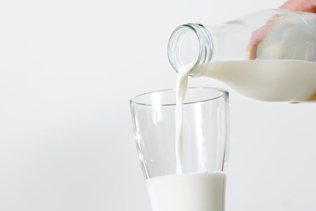 La leche vegetal y la de vaca no contienen lo mismos nutrientes