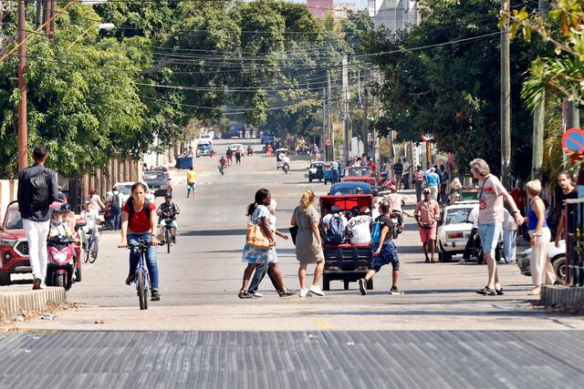El transporte público en Cuba llega a horas críticas tras el racionamiento del combustible