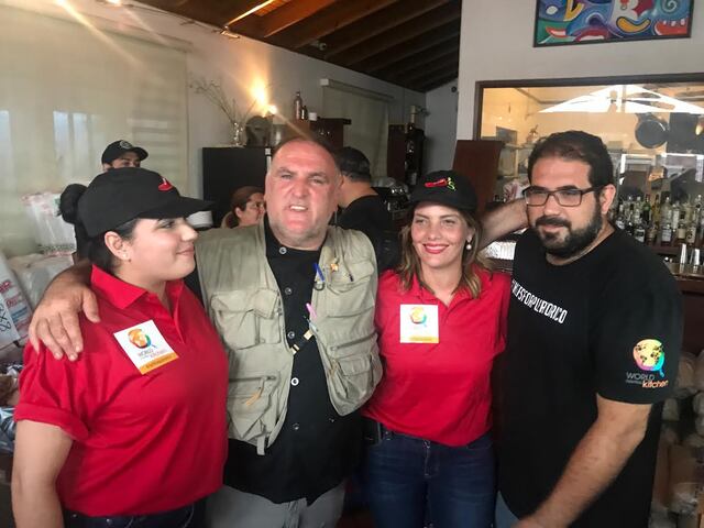 Chili's dona $20 mil en alimentos a José Andrés