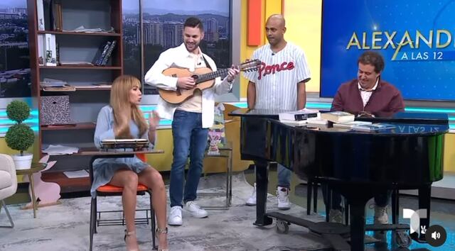 Alexandra Fuentes obliga a los músicos de Bad Bunny a tocar “Huevito sin sal”