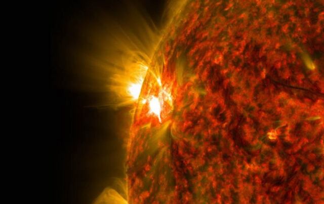 Tormenta solar está por golpear a la Tierra en un “impacto directo”: te mostramos los efectos