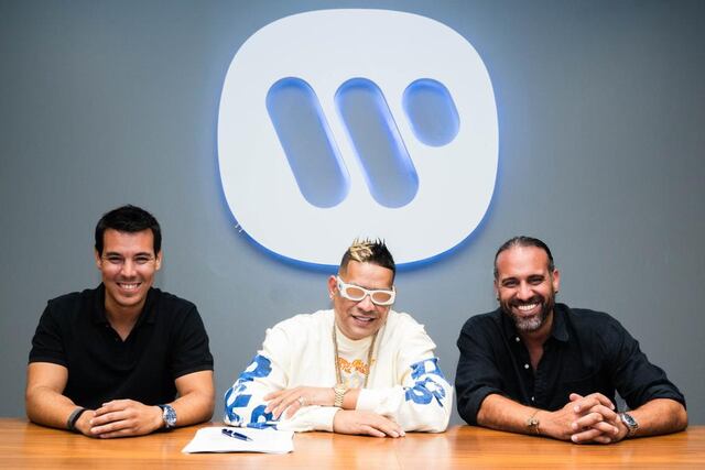 Maldy firma contrato discográfico con Warner Music Latina