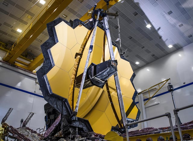 Presentan imágenes tomadas por el telescopio espacial James Webb