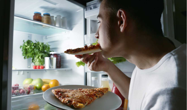 Expertos señalan que hay que reducir la velocidad al comer