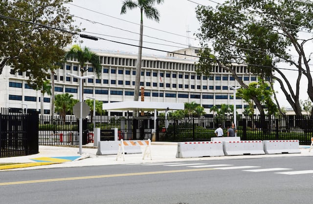 Acusan a empresa y dos personas por presuntas violaciones a la Ley de Aire Limpio en Aguadilla
