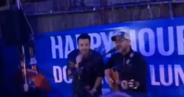 Luis Fonsi regala un miniconcierto en negocio de Guaynabo mientras compartía con amistades