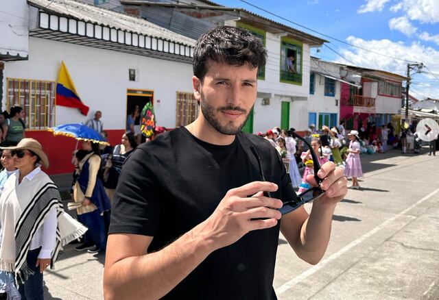 Mira cómo reaccionó Sebastián Yatra tras fan confundirlo con Manuel Turizo