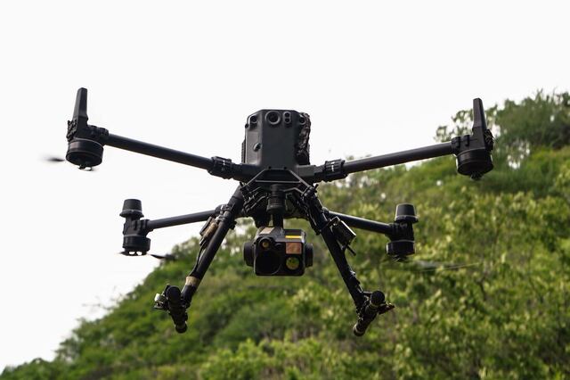 Ojo con los drones: Cámara aprueba multas por volarlos sobre infraestructura crítica del gobierno