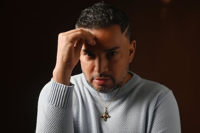 Manny Manuel revela cómo conoció a su esposo