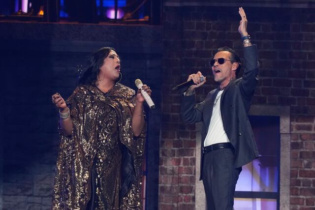 Marc Antony y La India vuelven a cantar “Vivir lo nuestro” en vivo