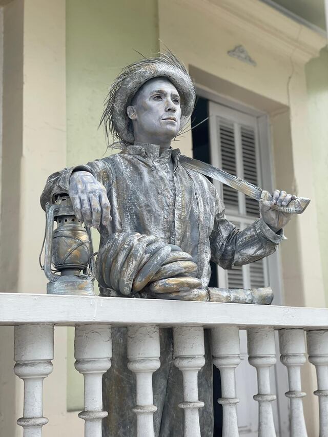 Histórica presentación de las estatuas vivientes en La casona de las artes de Ponce