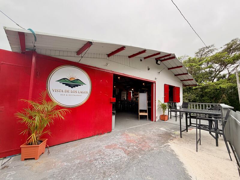 Vista de los Lagos Bar & Grill