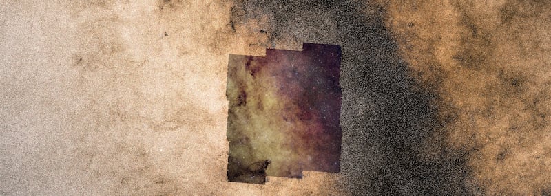 La misión Euclid que lanzó la Agencia Espacial Europea (ESA) para explorar y descifrar enigmas del universo oscuro y desconocido ha logrado captar la foto más grande y detallada tomada hasta ahora del centro de la Vía Láctea, una imagen que muestra un mosaico con más de 60 millones de estrellas. EFE/Agencia Espacial Europea (ESA).