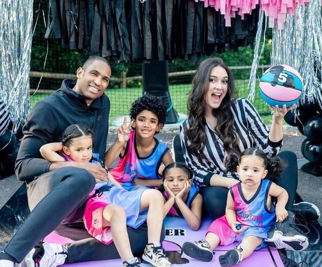 Amelia Vega anuncia su quinto embarazo