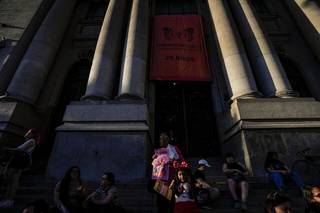 Feministas chilenas temen un viaje al pasado en derechos de la mujer con propuesta constitucional