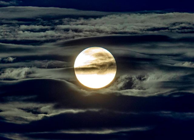 Aumenta dramáticamente el nivel de radiación lunar