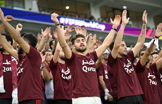 Acusan a Qatar de contratar fanáticos falsos para el mundial