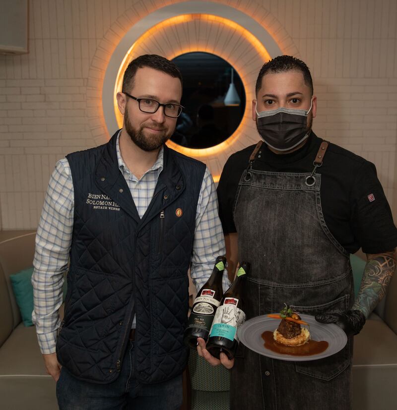 Master Sommelier Will Costello y Chef Ramon Cruz.