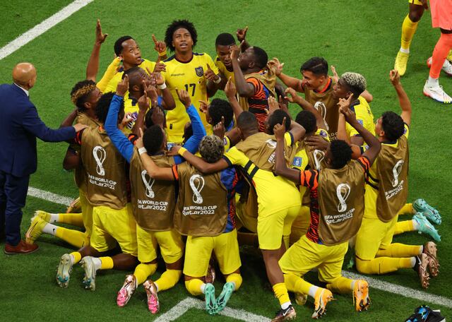 Ecuador autoriza suspensión de clases para ver juegos de su selección en Qatar 2022