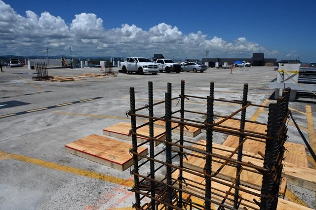 Comienza instalación de placas solares en Aeropuerto Luis Muñoz Marín para evitar que apagones afecten sus labores