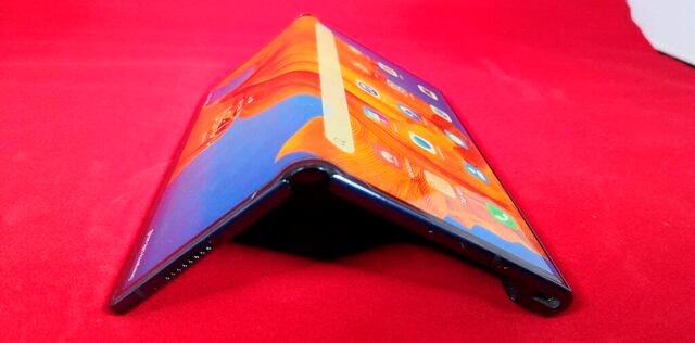 Huawei lanza nuevo smartphone plegable Mate Xs