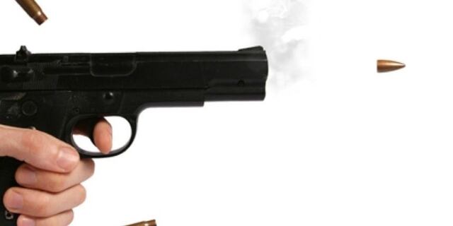 Hombre balea a una sargento de la Policía y luego se suicida