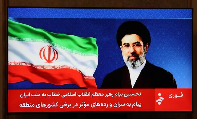 Nuevo líder de Irán llama en su primer mensaje a cerrar el estrecho de Ormuz y amenaza bases de EEUU