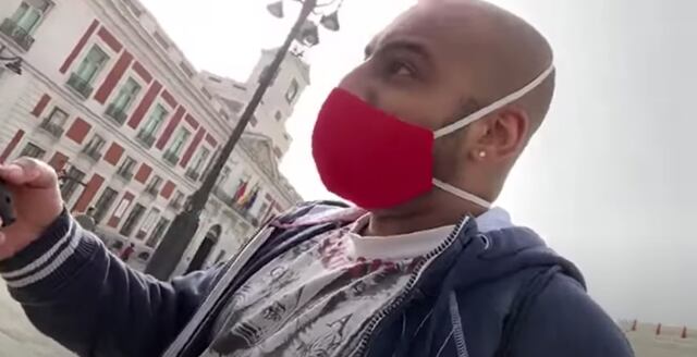 Indignación por youtuber que golpeó a mujer con una maquina de afeitar