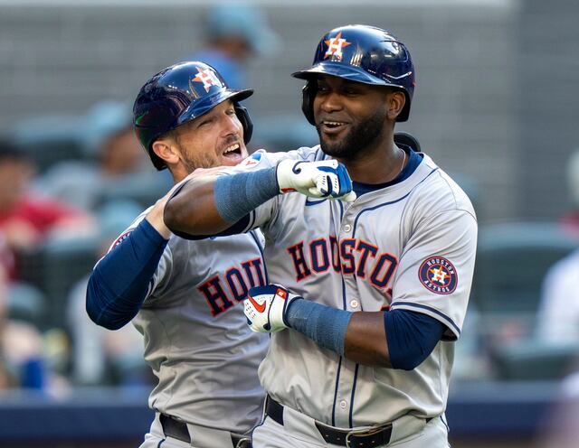 Astros ganan décimo de sus últimos once juegos al vencer a Blue Jays