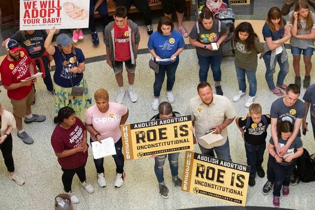 Texas: Jueza protege clínicas de demanda de grupo antiaborto