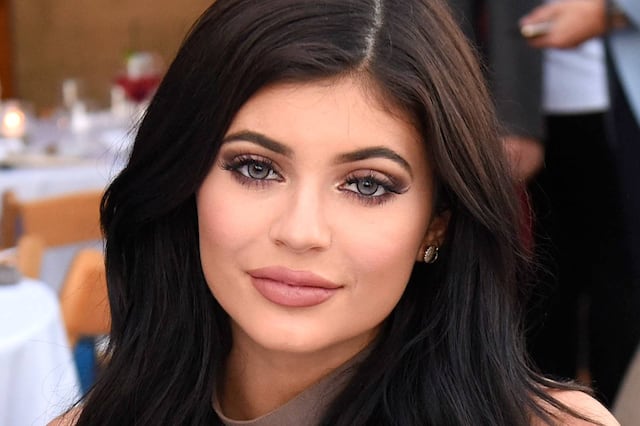 ¡Irreconocible! Kylie Jenner reaparece totalmente cambiada sin sus voluptuosos labios