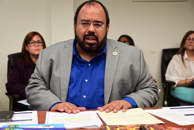 Secretario del DE explica diferencias entre currículos de equidad y perspectiva de género