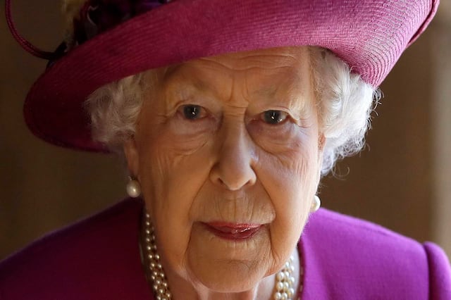 La Reina Isabel II está molesta por un capítulo de The Crown