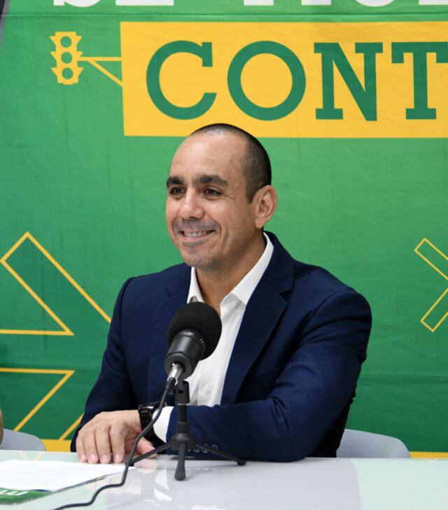 Familia de Alex Delgado exhorta a donar a organizaciones contra el cáncer en lugar de arreglos florales