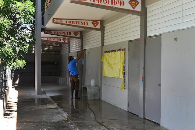Buscan acelerar el paso en la rehabilitación de escuelas