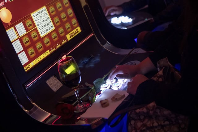Tribunal ordena a Comisión de Juegos recibir solicitudes de operadores